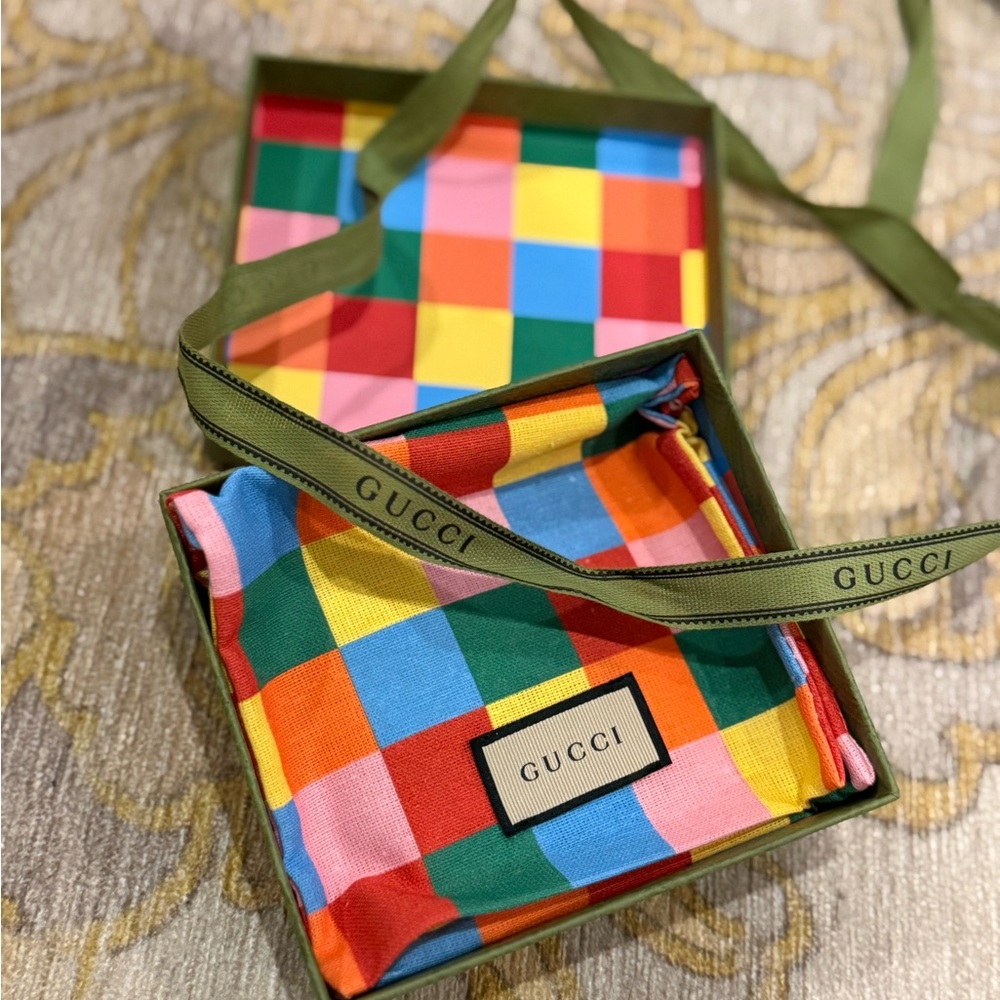 Gucci Gift Box Set with Pouch and Ribbon - Picture 9 of 11